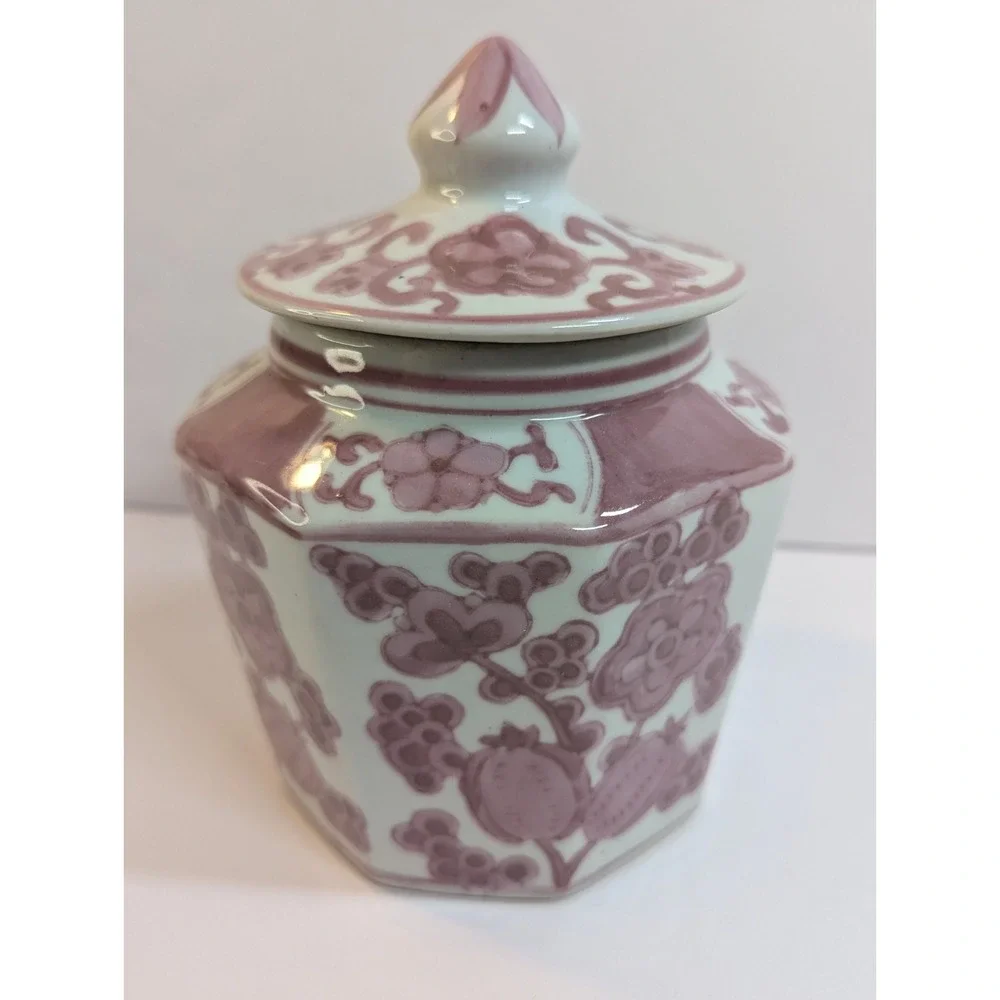 Vintage Chinese Red and White Jar‎ With Lid